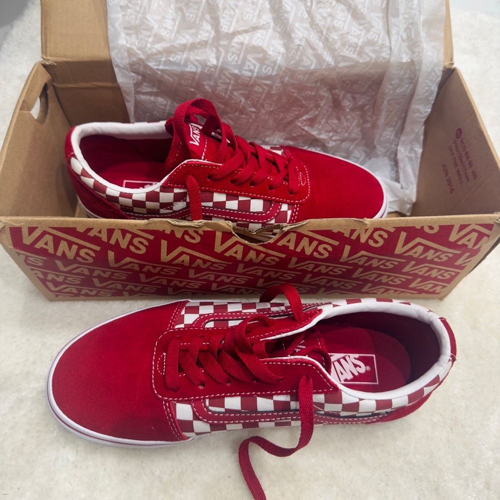 Red and white checkered old Skool tie up vans